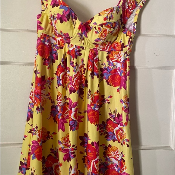 Betsey Johnson cover up dress, Size small, great condition. - Picture 2 of 3